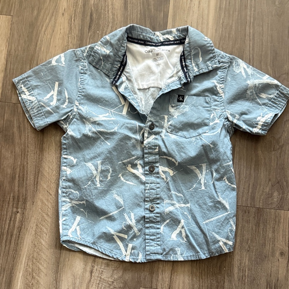 Calvin Klein Kids Light Blue Graphic Shirt